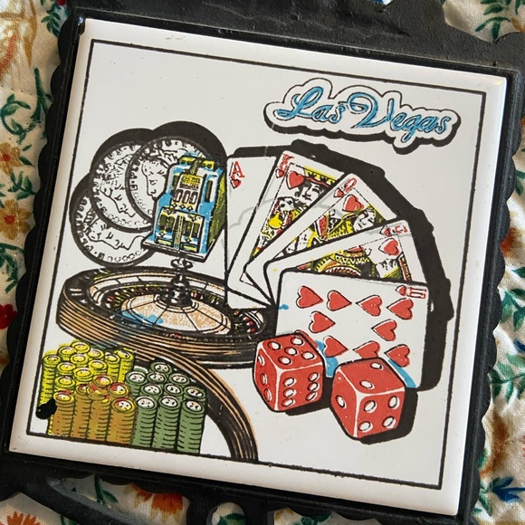 Las Vegas Novelty Souvenir Trivet with Playing Cards and Dice-great condition! - Picture 2 of 3